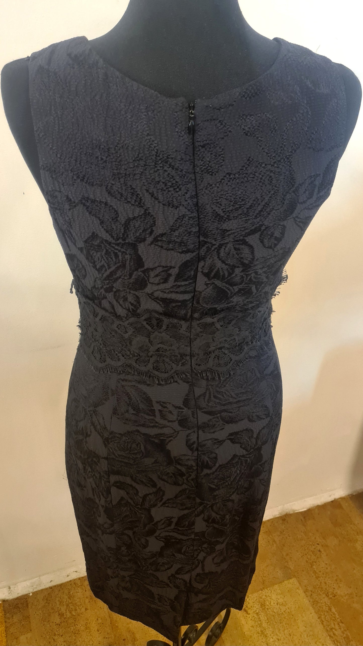 Jurk zwart met kant | Design Carolina Herrera | Zijde | Maat 36