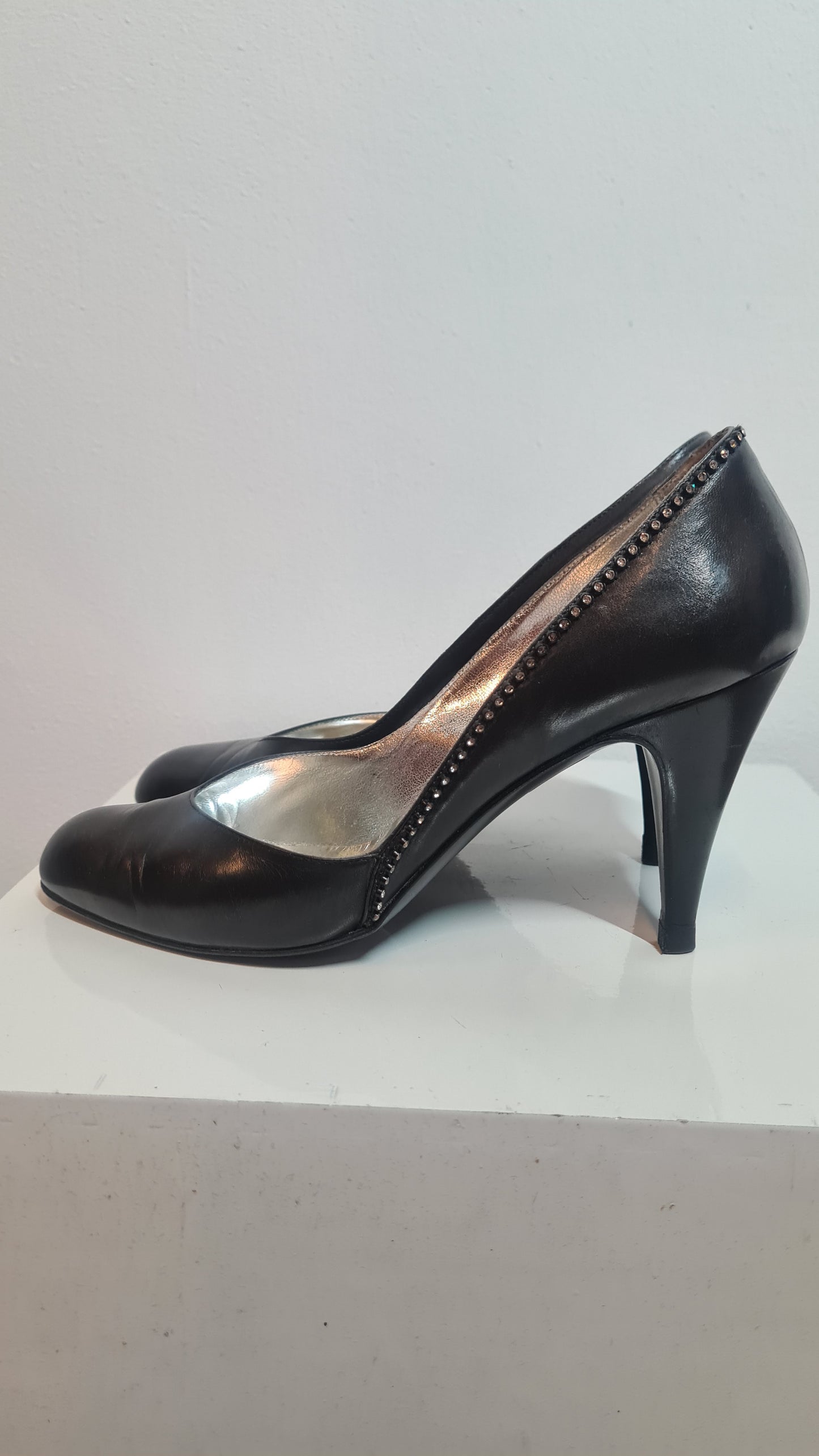 Pollini pumps zwart leer met diamantjes randje | 37