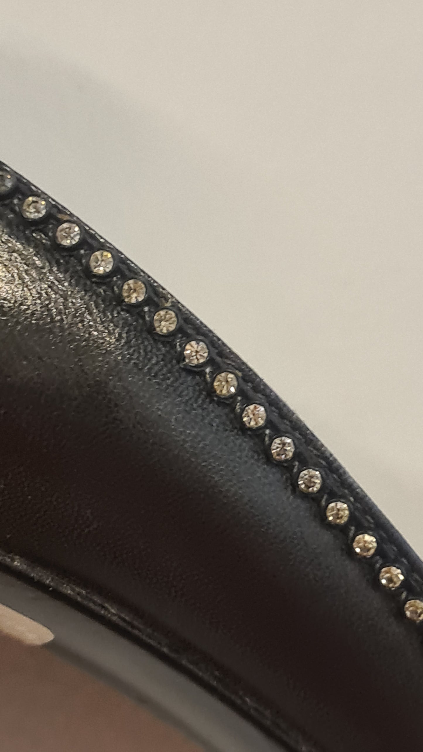 Pollini pumps zwart leer met diamantjes randje | 37