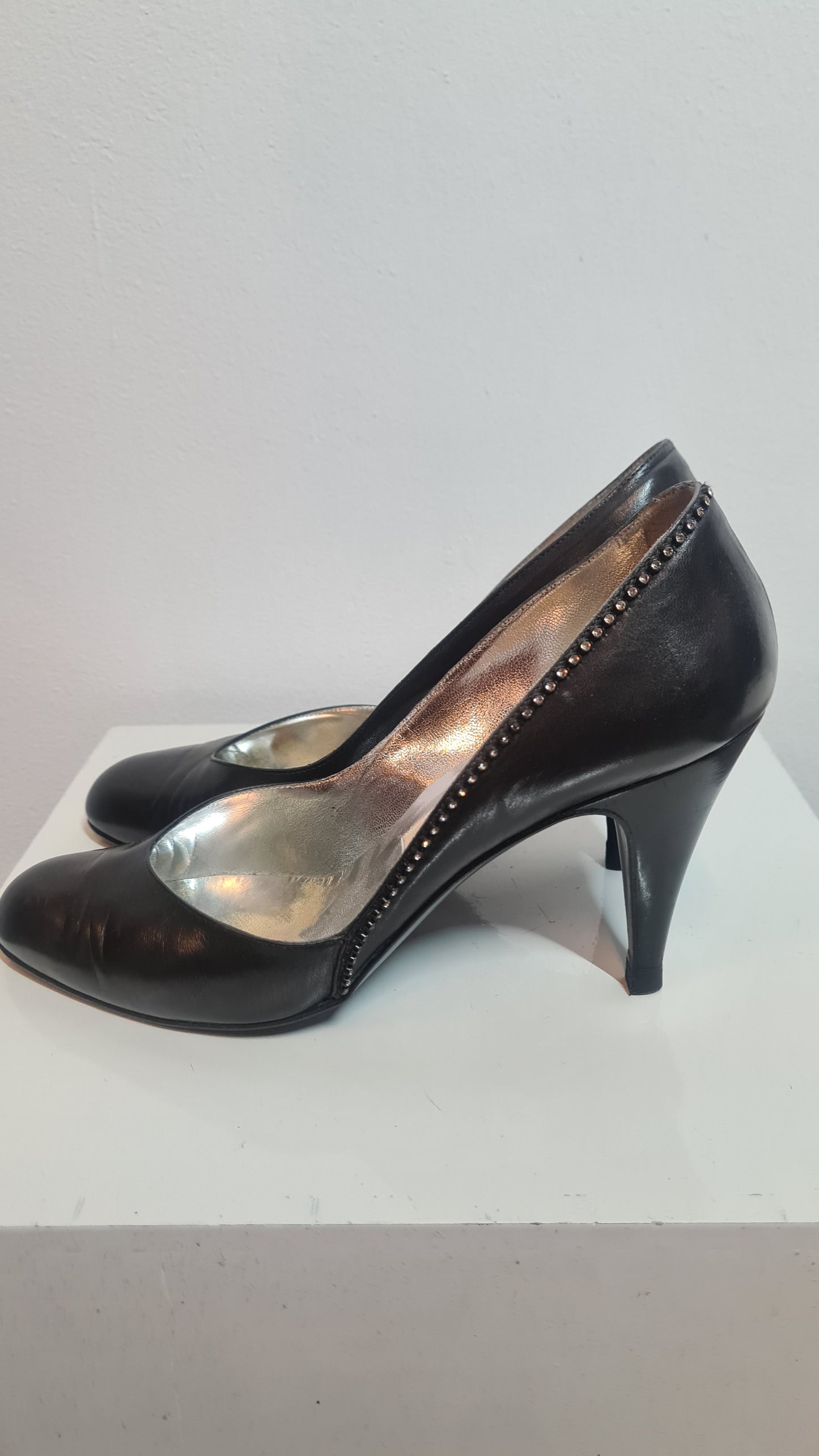 Pollini pumps zwart leer met diamantjes randje | 37