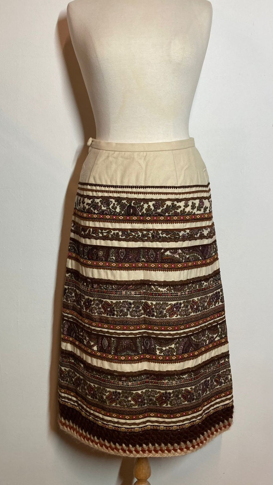 Roomkleurige gelaagde rok | gedetailleerd | M/L