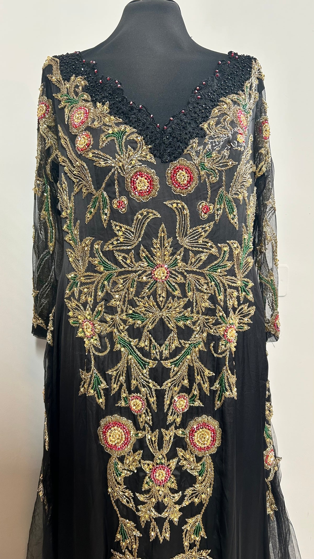 Evening dress  | embroidery | mt.L