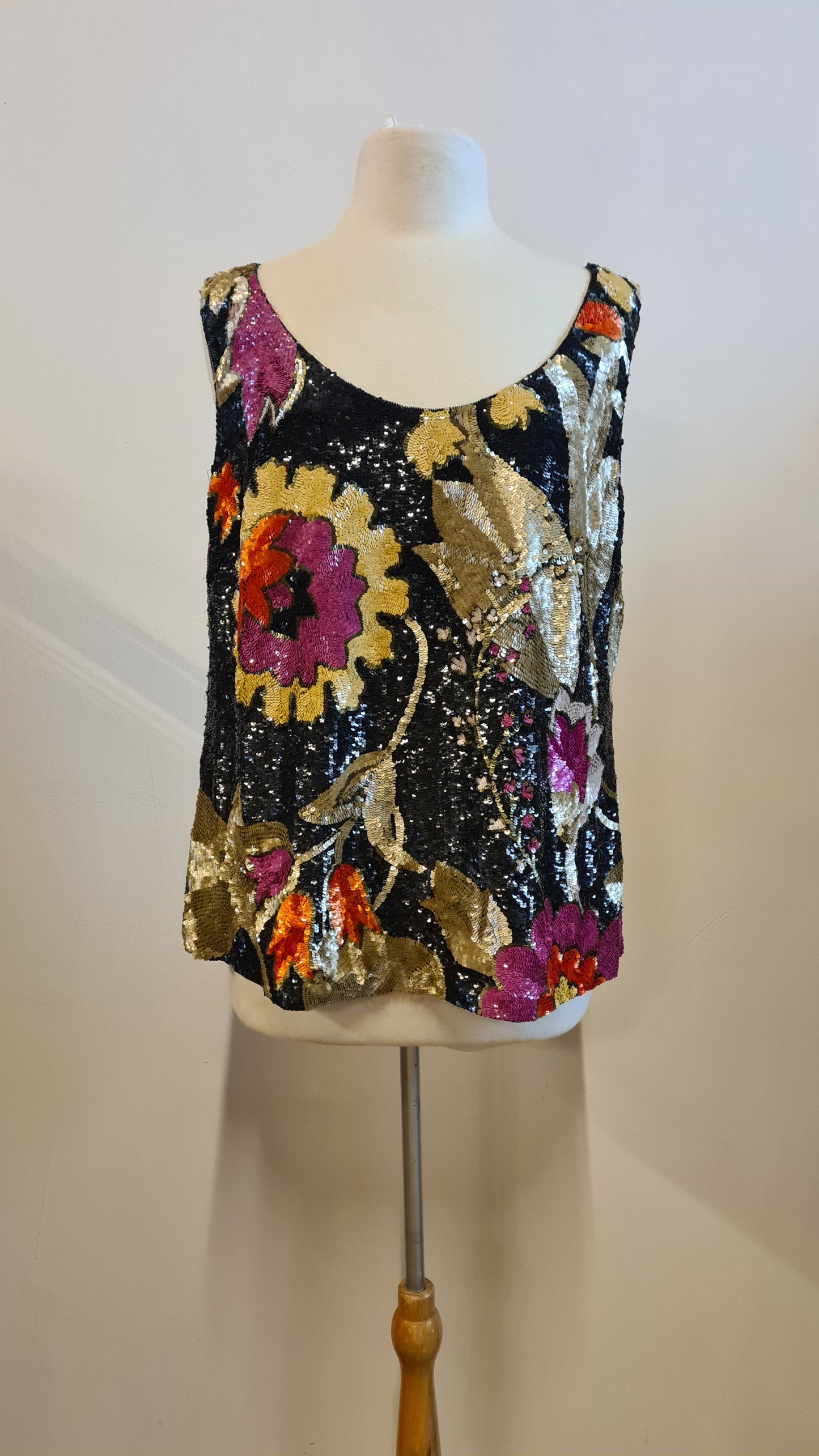 Escada pailletentop | Maat XL