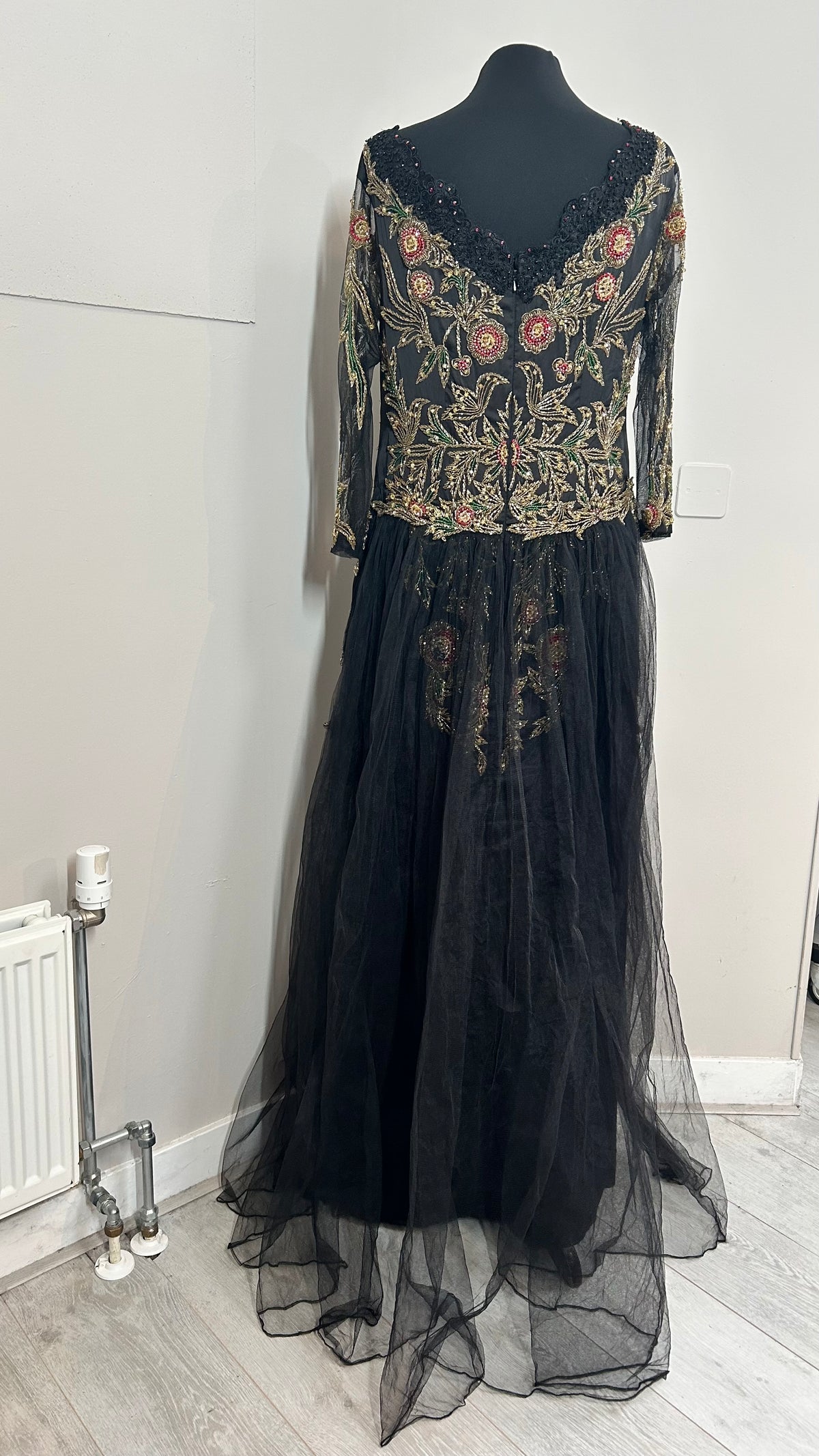 Evening dress  | embroidery | mt.L