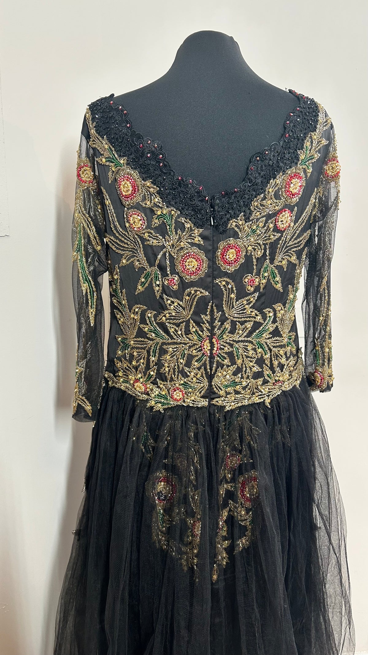 Evening dress  | embroidery | mt.L