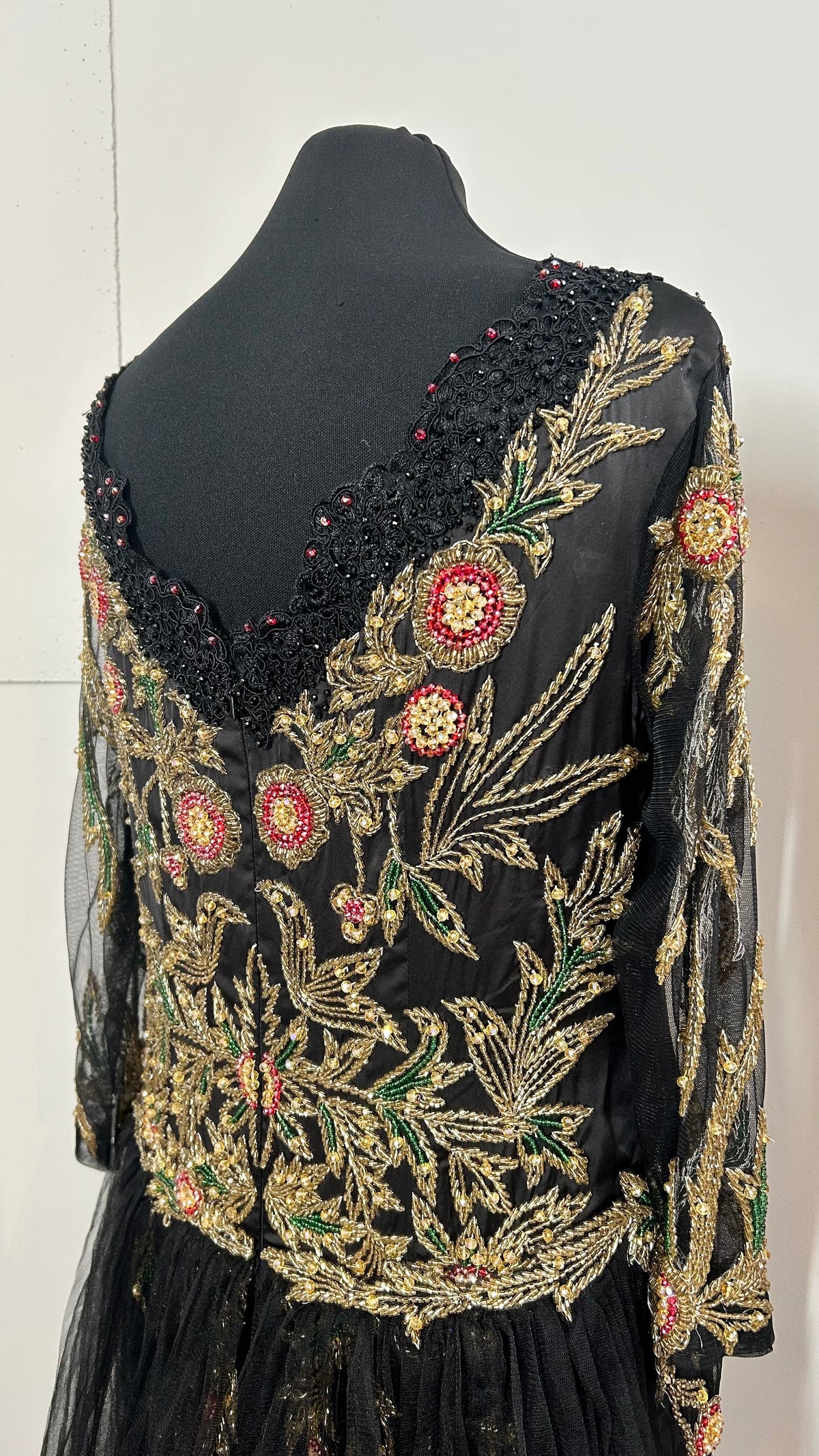 Evening dress  | embroidery | mt.L