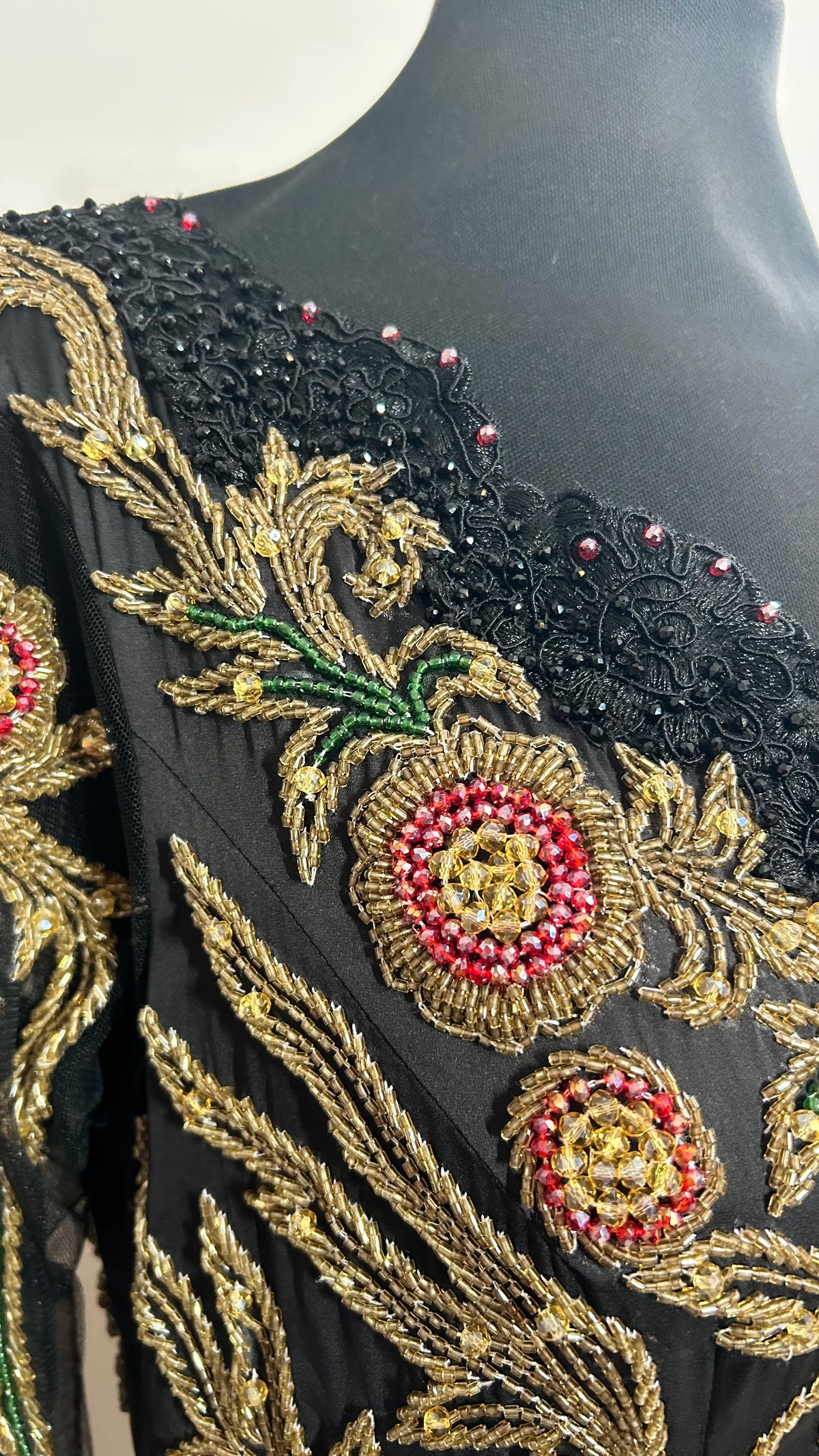 Evening dress  | embroidery | mt.L